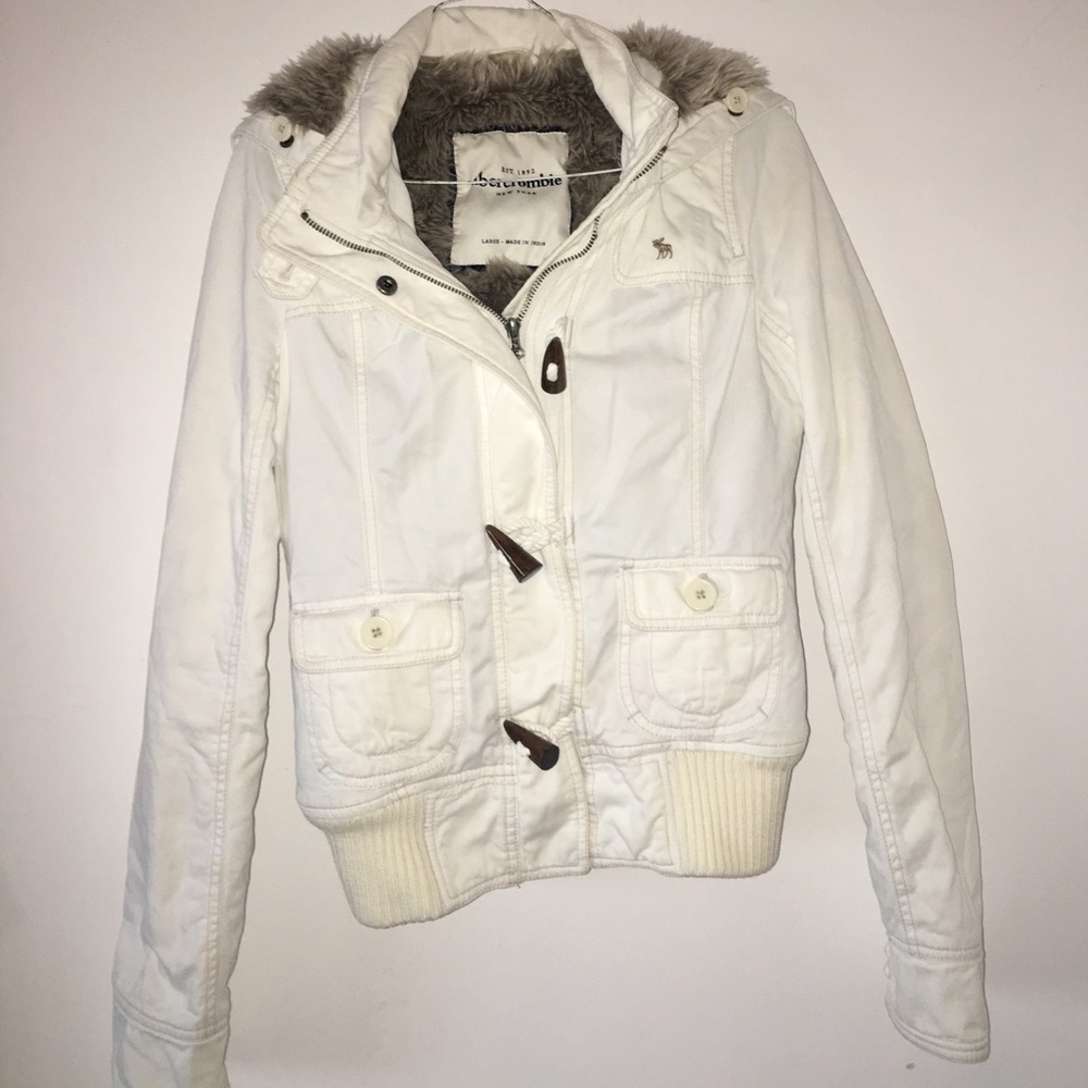 Ambercrombie White Jacket with fur